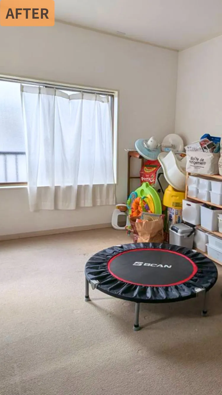オンラインお片付けサポート後の子供部屋:トランポリンとキッズ収納棚をすっきり配置した空間